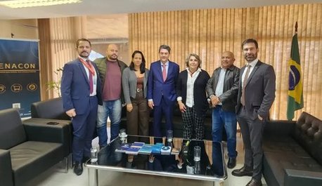 fetec-e-seeb-brasilia-reunem-se-com-ministerio-da-justica-e-decidem-formalizar-denuncia-contra-o-santander