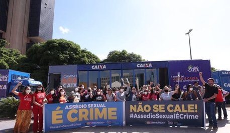 empregadas-comemoram-demissao-por-justa-causa-de-ex-vice-presidente-da-caixa-por-assedio