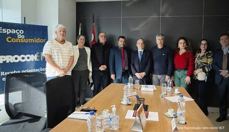 procon-e-acionado-contra-itau-para-garantir-plano-de-saude-a-aposentados