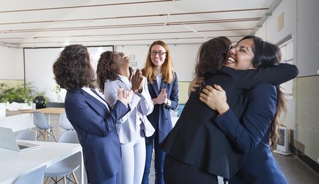 bancarias-comemoram-lei-que-preve-cota-feminina-em-conselhos-de-empresas-publicas