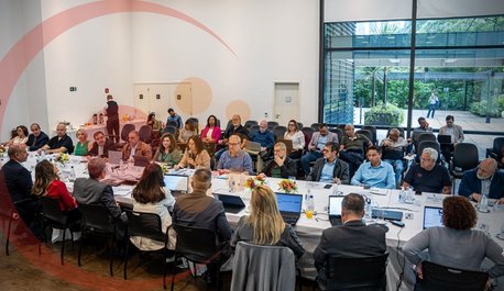 mesa-de-saude-debate-condicoes-de-trabalho-e-saude-mental-dos-bancarios