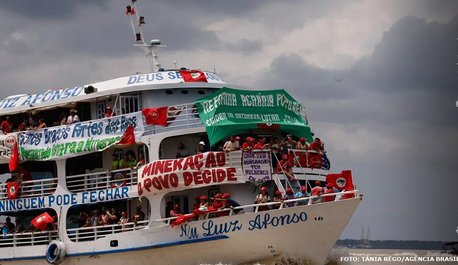 em-belem-do-para-trabalhadores-participam-de-barqueata-em-ato-por-justica-climatica